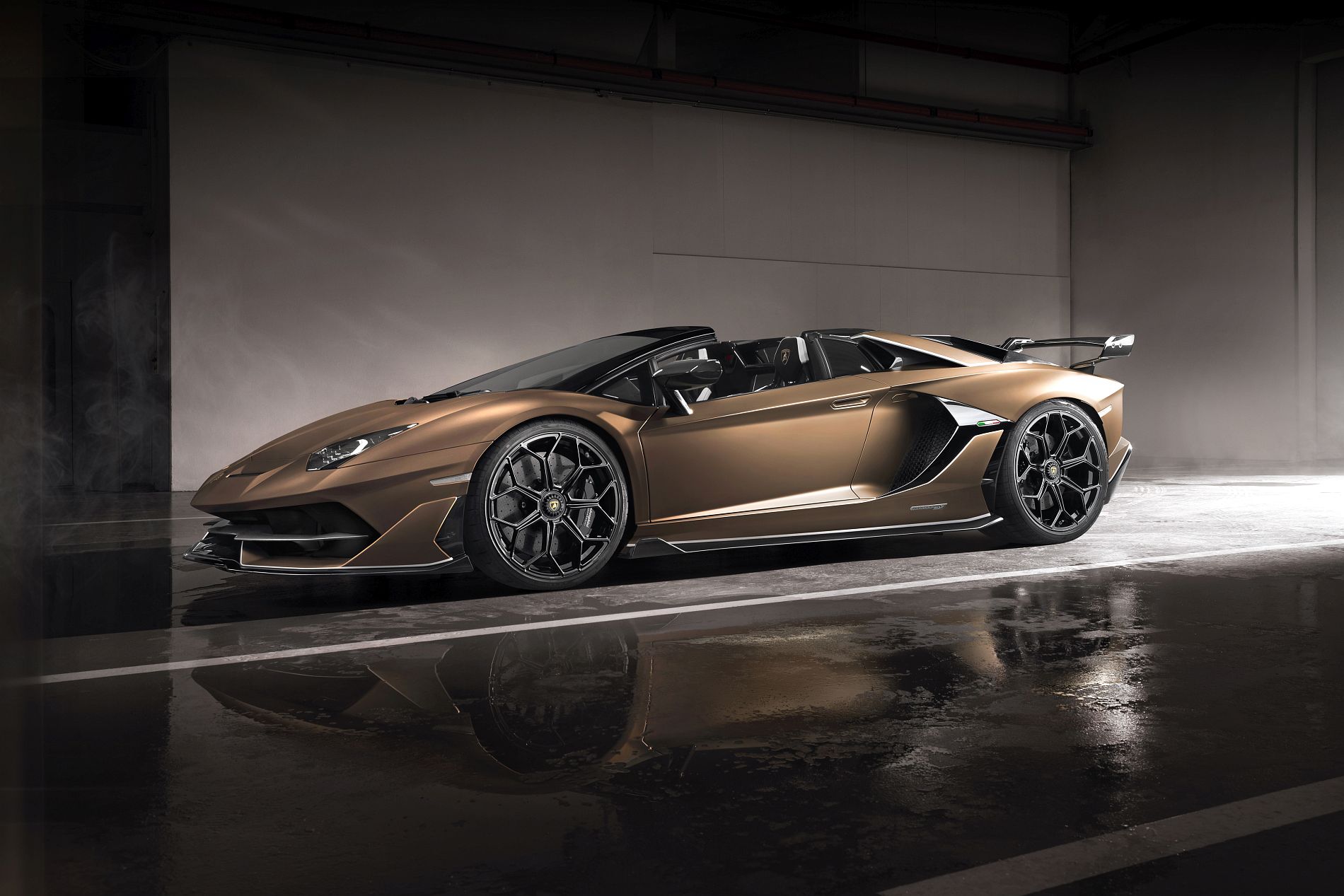 Genebra Lamborghini Aventador Svj Roadster Em Pele De Coup