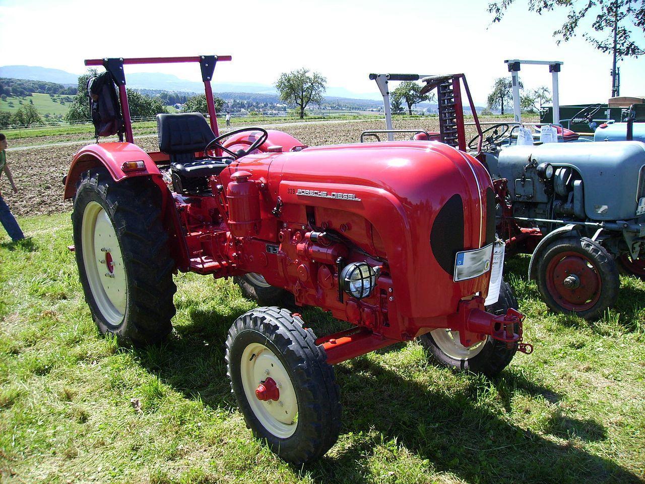 Porscwagen: junção inusitada reúne trator Porsche com carroceria