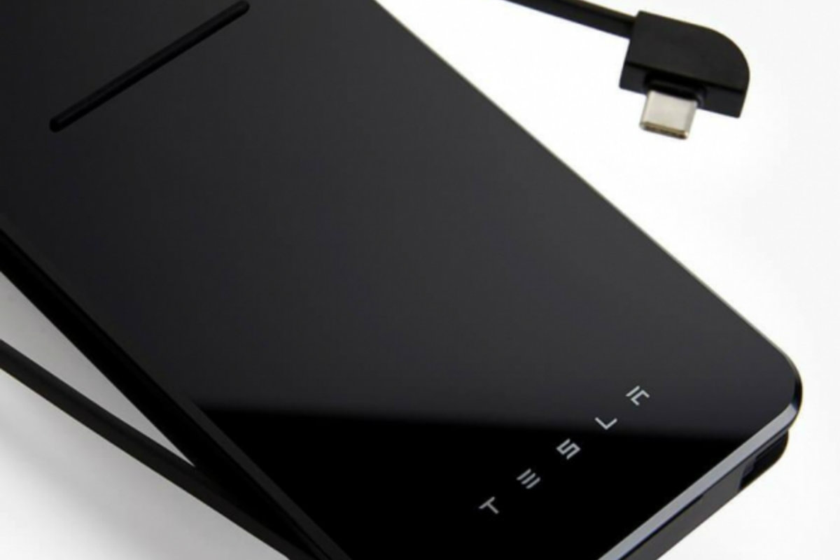 Power bank tesla