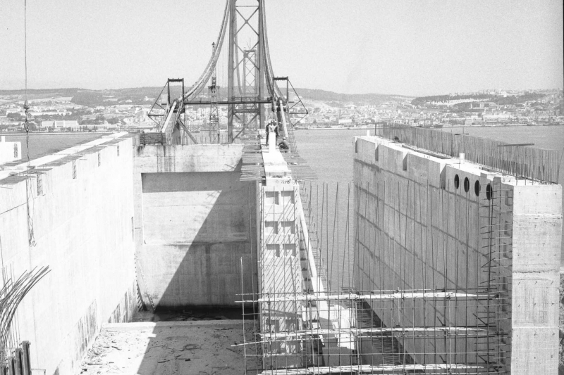 53 Anos Da Ponte 25 De Abril A Construção Em Imagens 9708