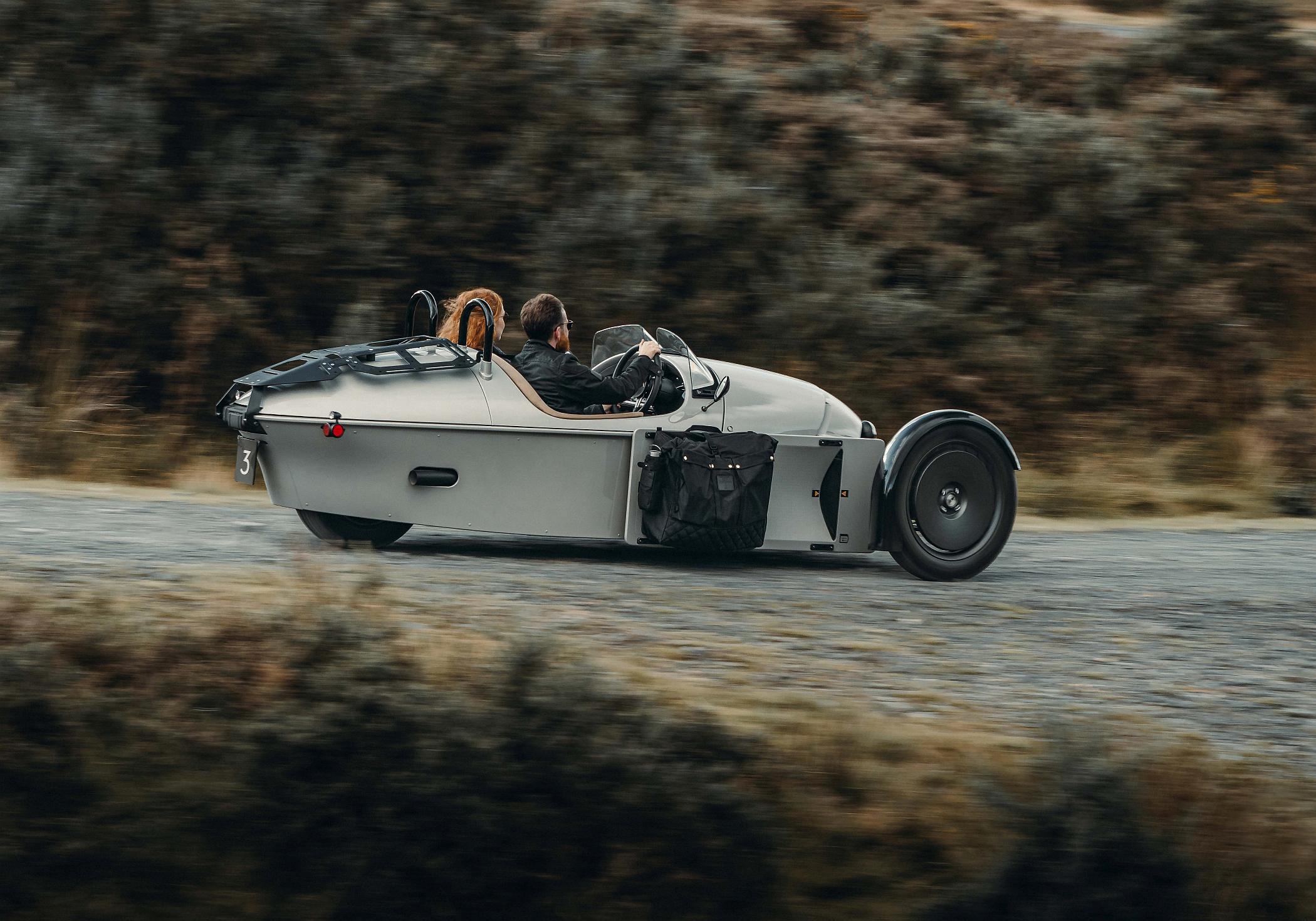 Super three. Morgan super 3 2022. Morgan 3 Wheeler 2017 года скорость. Morgan super 3 2022 Price. Супер 3.