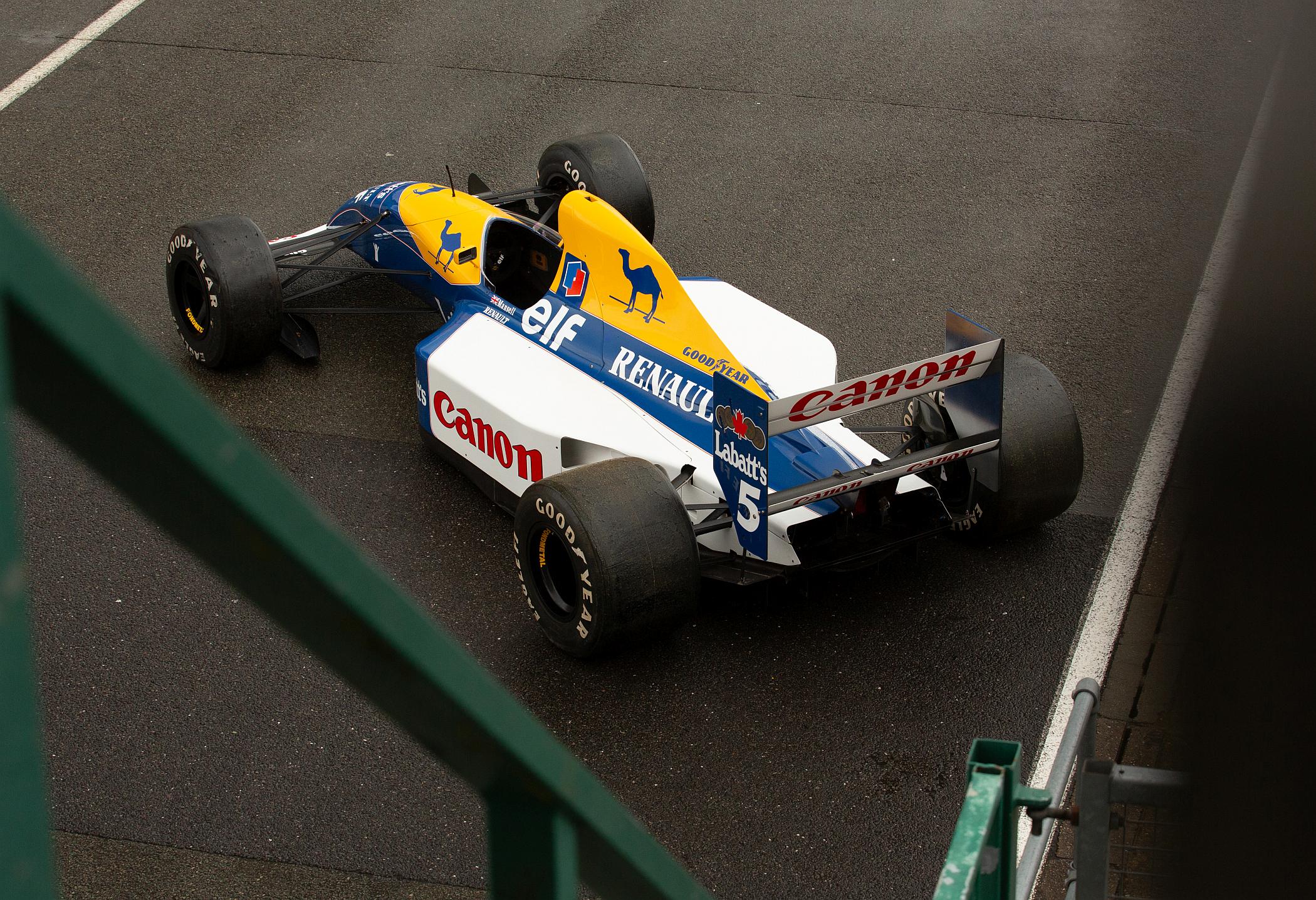 Mansell pôs à venda a coleção de carros de corrida