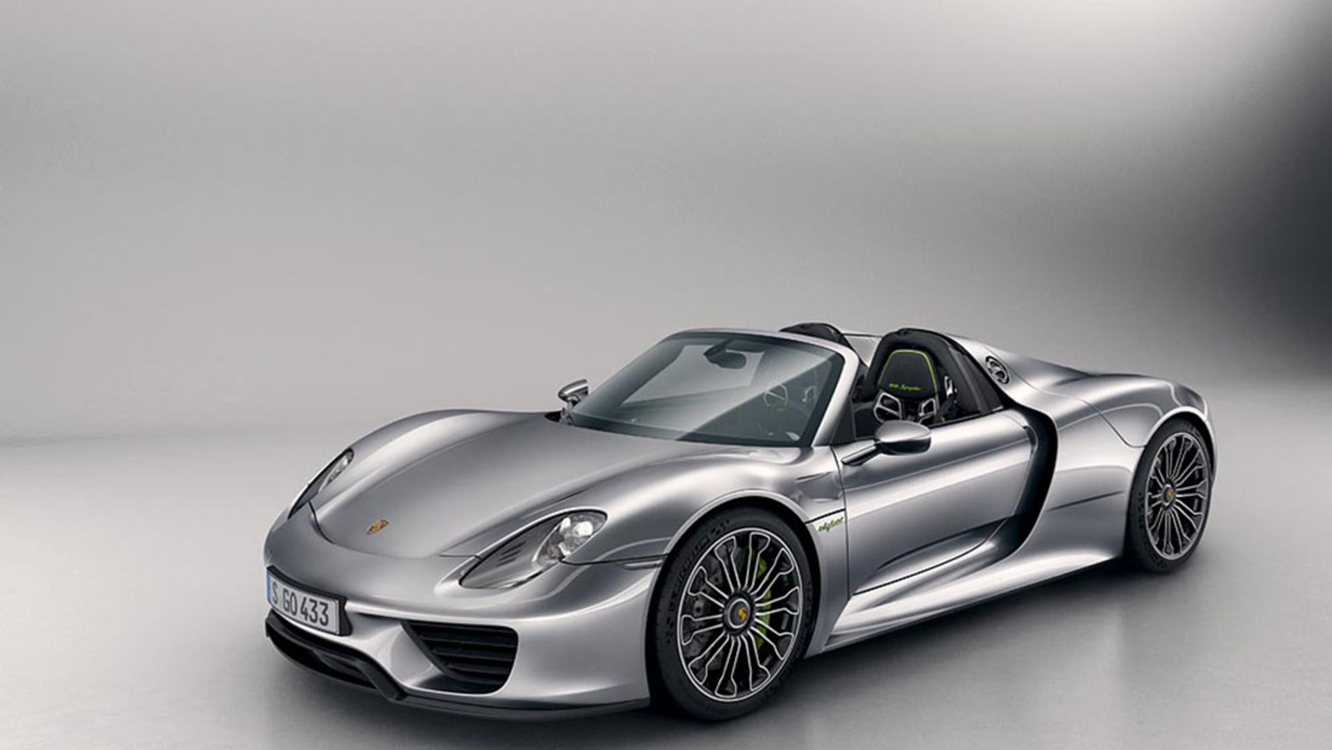 Sucessor do Porsche 918 Spyder deve chegar em 2025