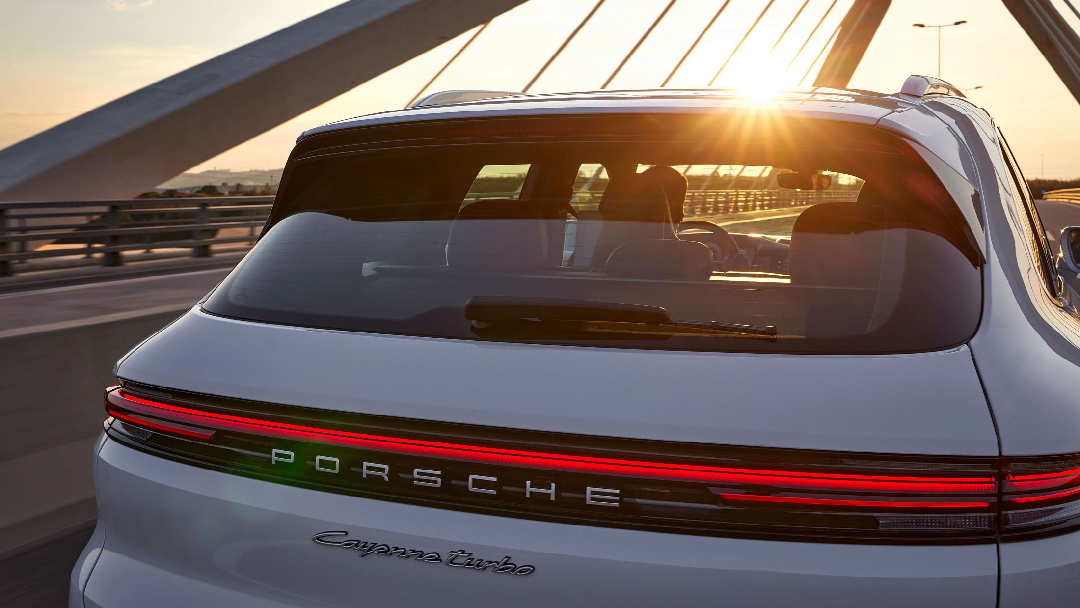 O Porsche Cayenne mais potente de sempre: Turbo E-Hybrid chega aos 739 CV